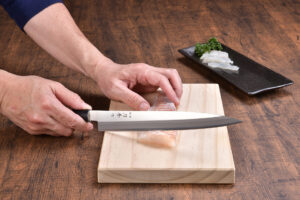 刀秀作 MV鋼シリーズ 柳刃 240mm　FC-363
